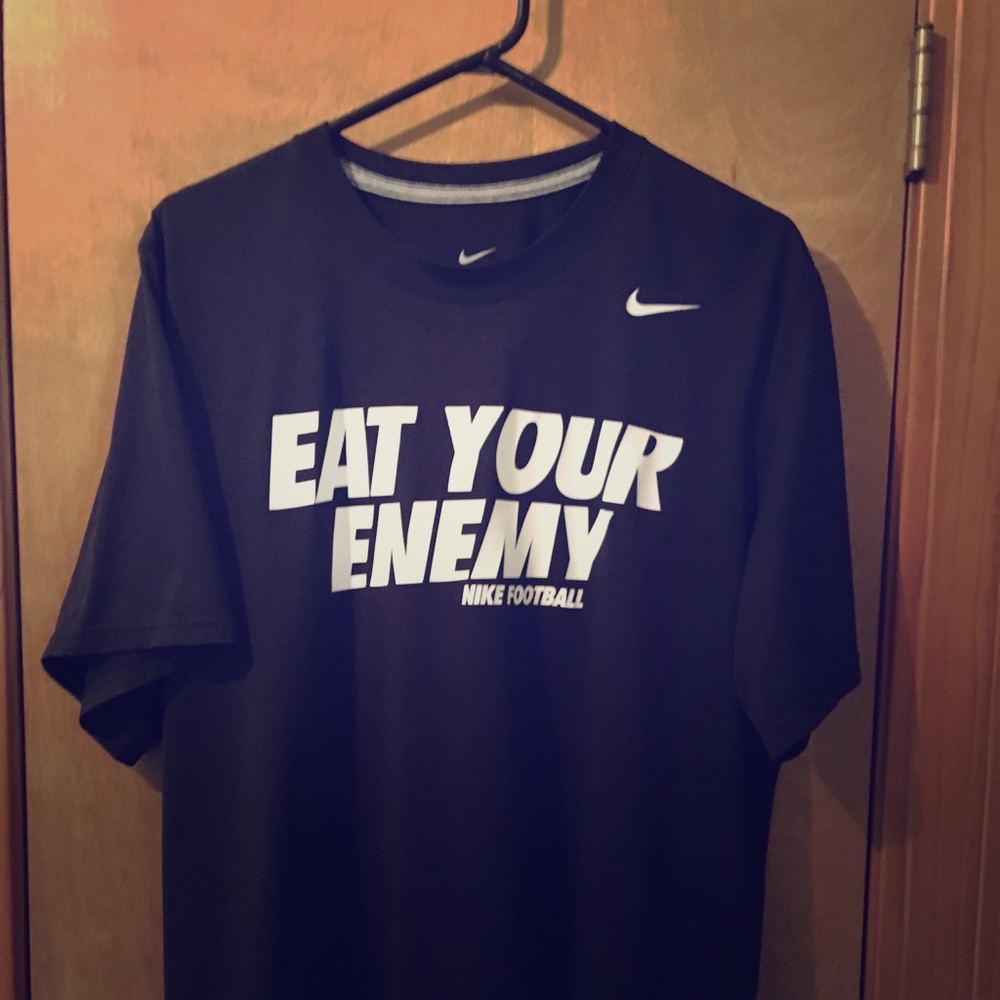 Men’s Nike shirt. Size XL